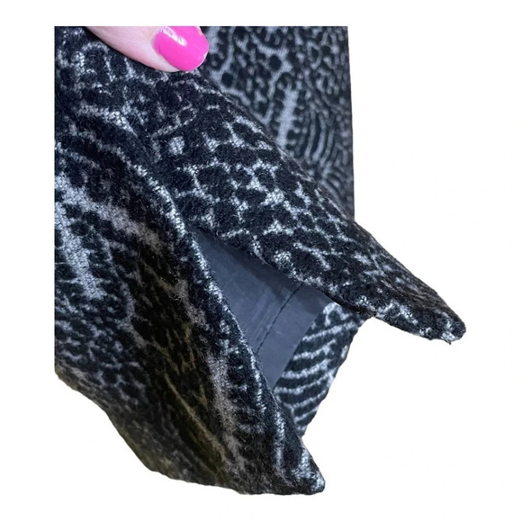 Talbots Black Textured Wool Blend Knee Length Pencil Skirt Size 2P - Picture 4 of 6